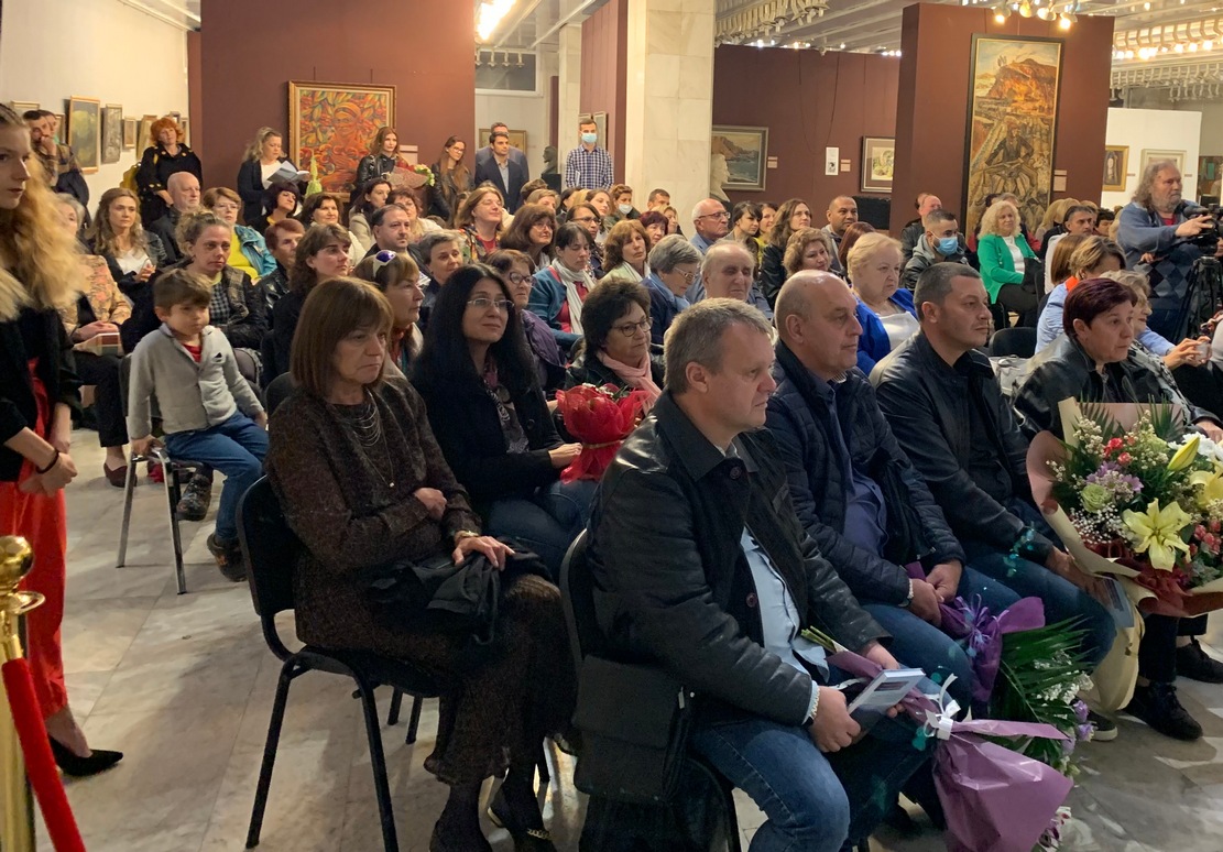 Ваня Делийска представи книгата си "Моите стръмни пътеки"